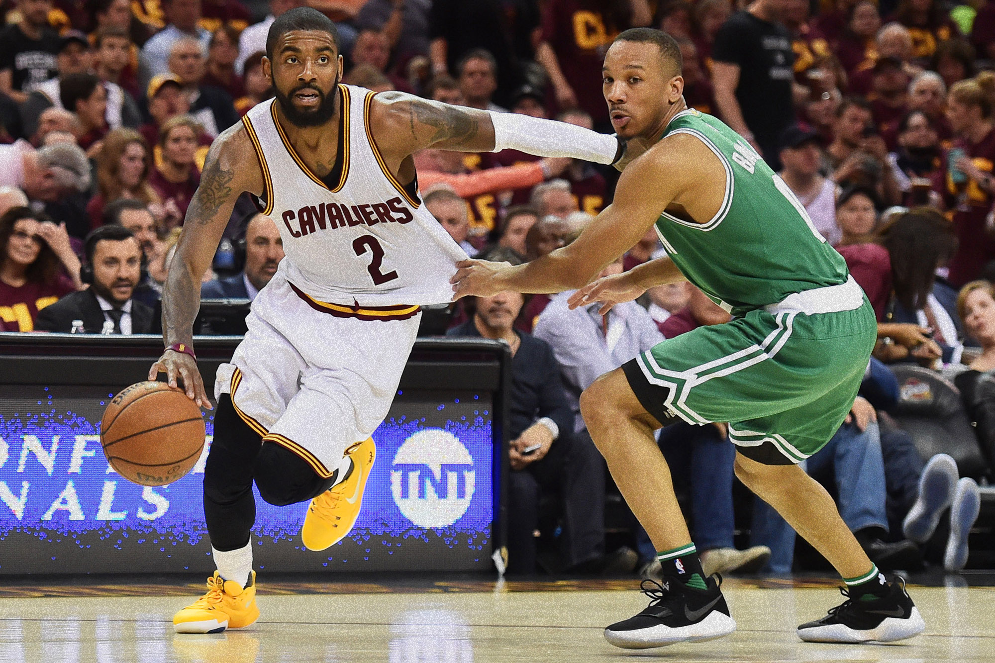 Nike Kyrie MacnCheese Rich Tu 02