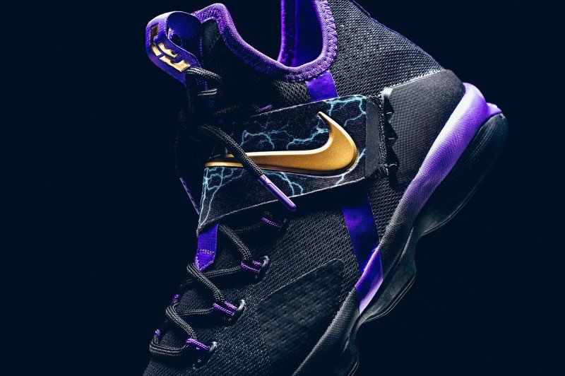 NIKE: LEBRON 14 BELT PACK  thumbnail